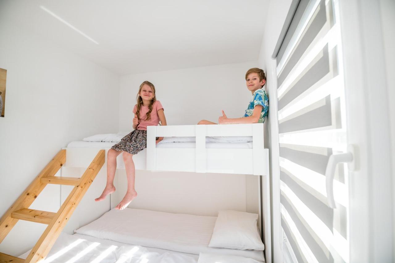 Scandi Village Zator Extérieur photo