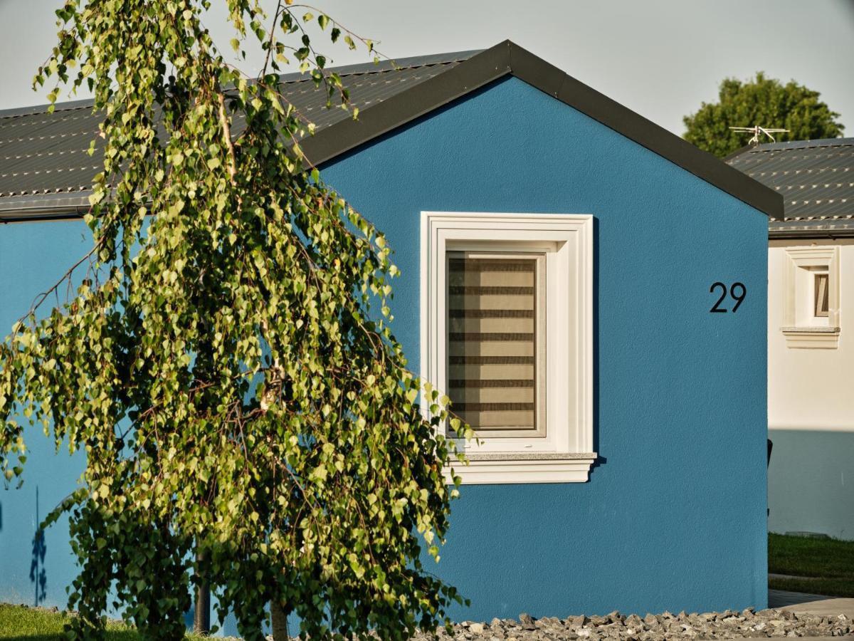 Scandi Village Zator Extérieur photo