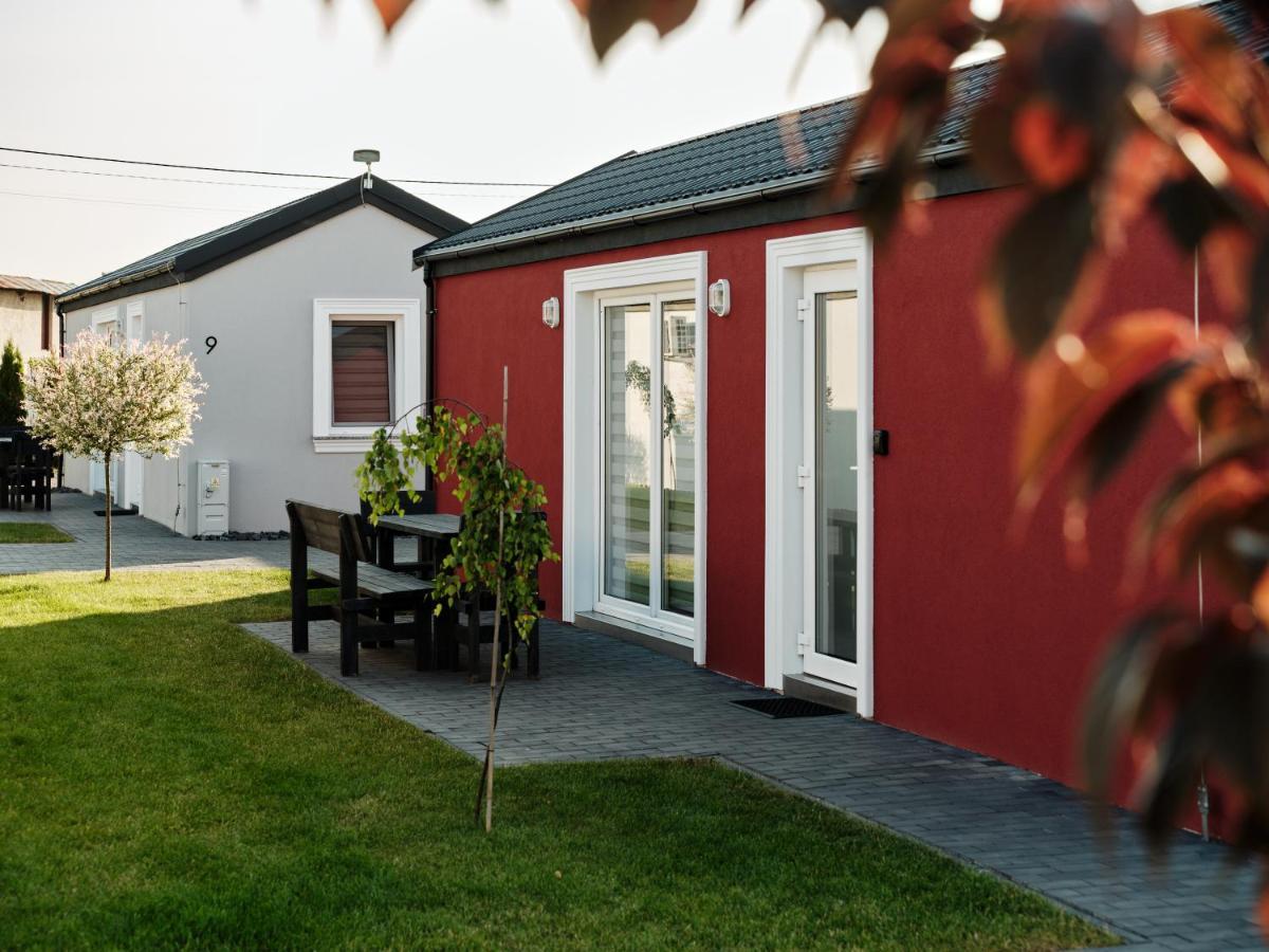 Scandi Village Zator Extérieur photo