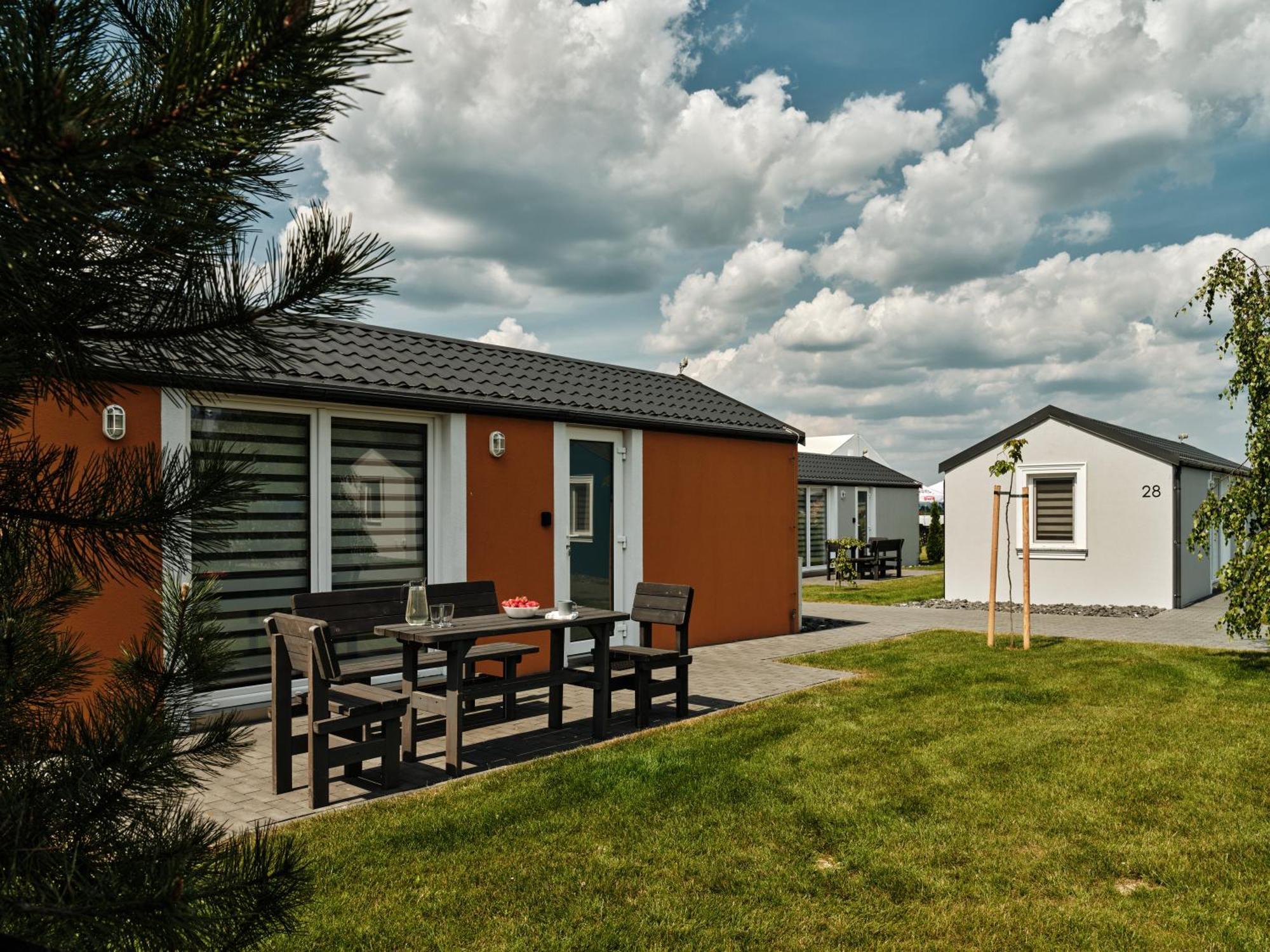 Scandi Village Zator Extérieur photo