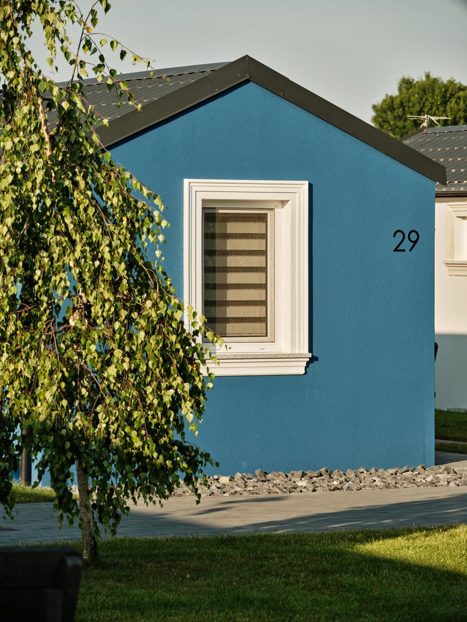Scandi Village Zator Extérieur photo
